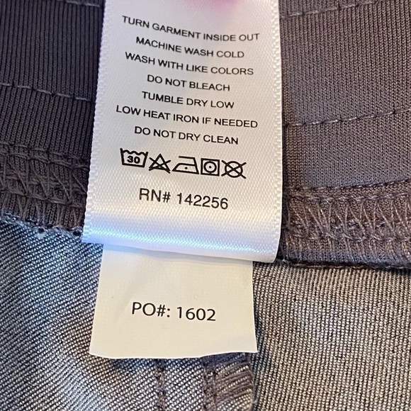 Figs Kade Utility Pocket Gray Scrub Pants - Large Tall - Picture 10 of 16